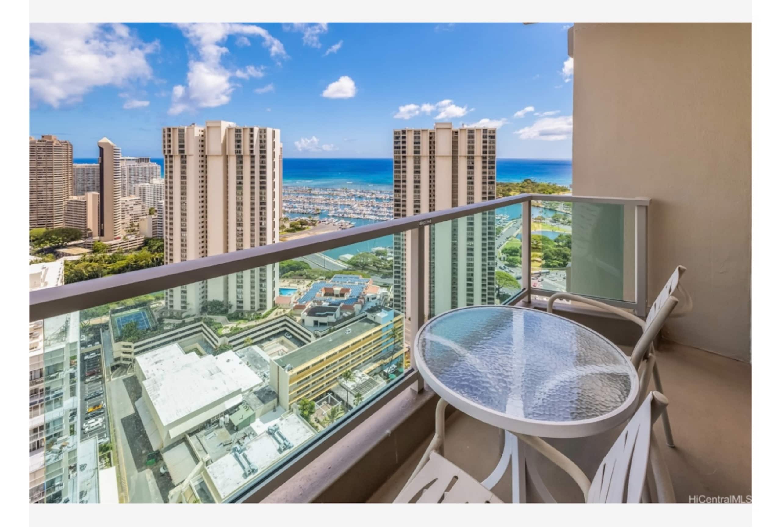 Hotel in Honolulu · ★4.76 · 1 bedroom · 2 beds · 1 private bath - Image 26