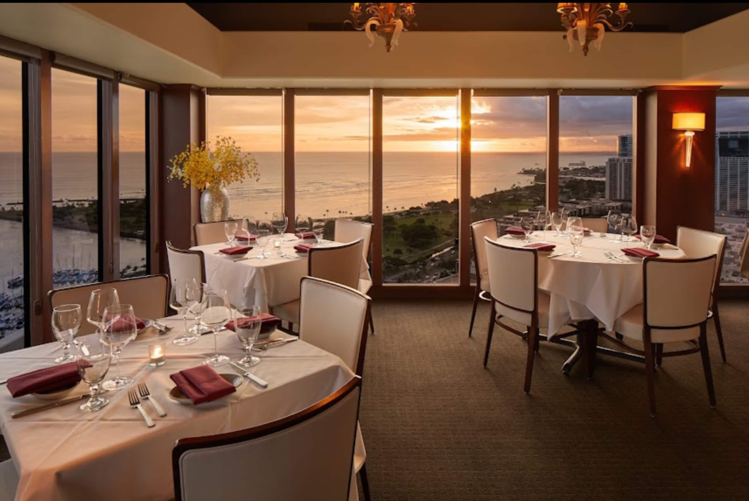 Hotel in Honolulu · ★4.76 · 1 bedroom · 2 beds · 1 private bath - Image 106