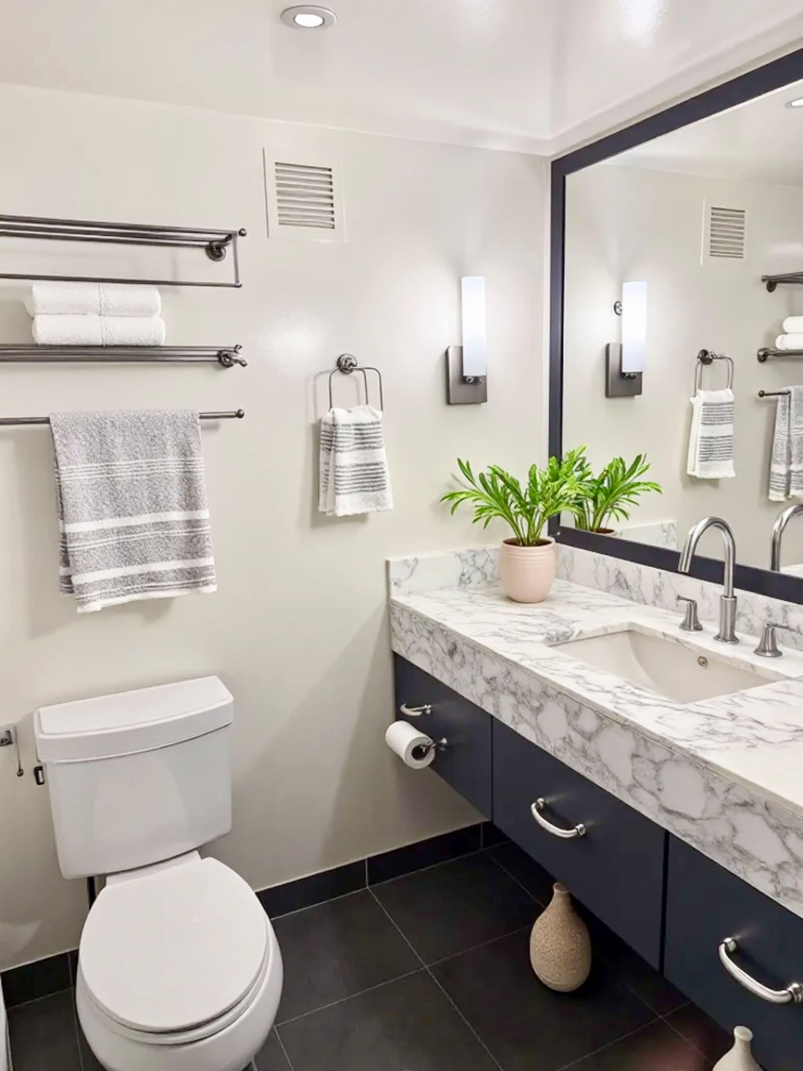 Hotel in Honolulu · ★4.76 · 1 bedroom · 2 beds · 1 private bath - Image 18