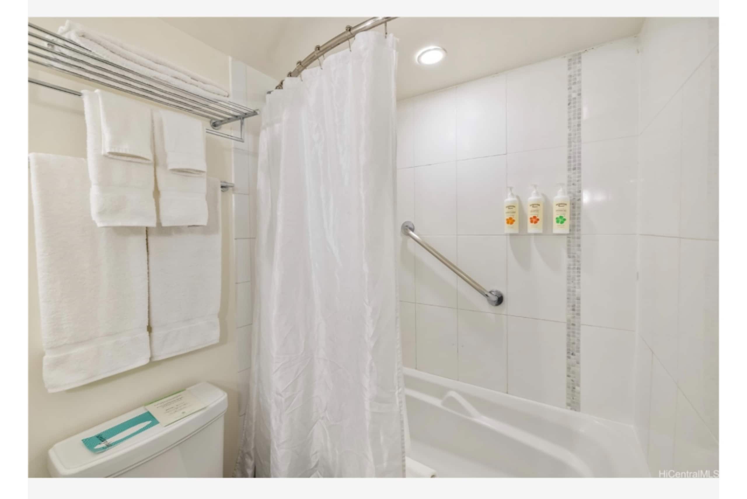 Hotel in Honolulu · ★4.76 · 1 bedroom · 2 beds · 1 private bath - Image 19