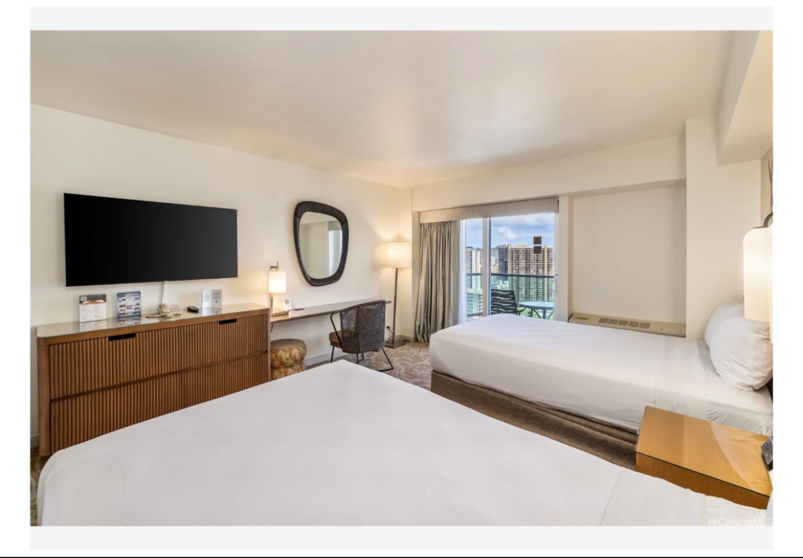 Hotel in Honolulu · ★4.76 · 1 bedroom · 2 beds · 1 private bath - Image 15