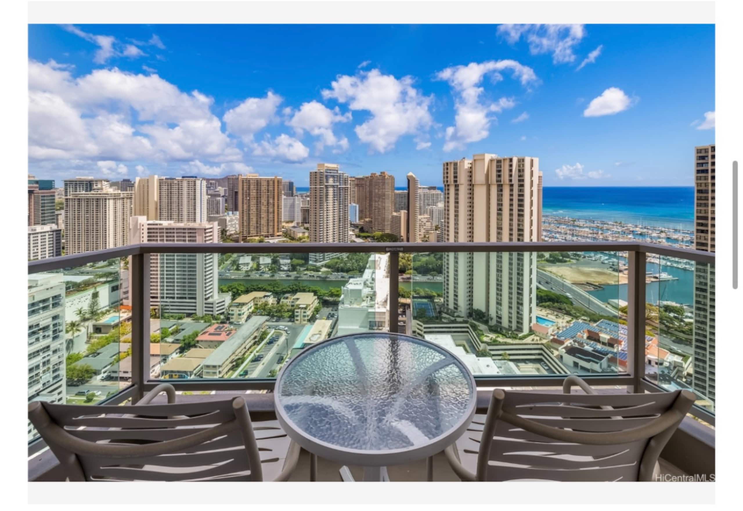 Hotel in Honolulu · ★4.76 · 1 bedroom · 2 beds · 1 private bath - Image 27