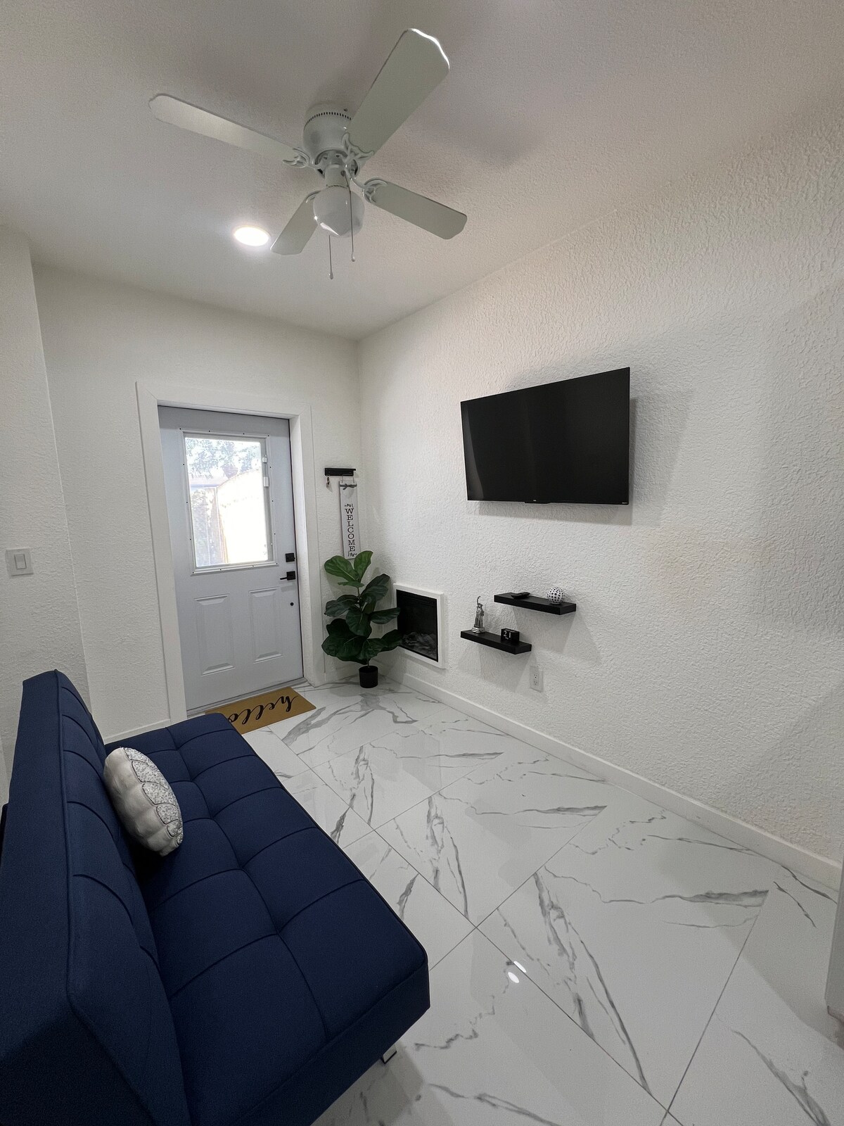 Разтегателен диван