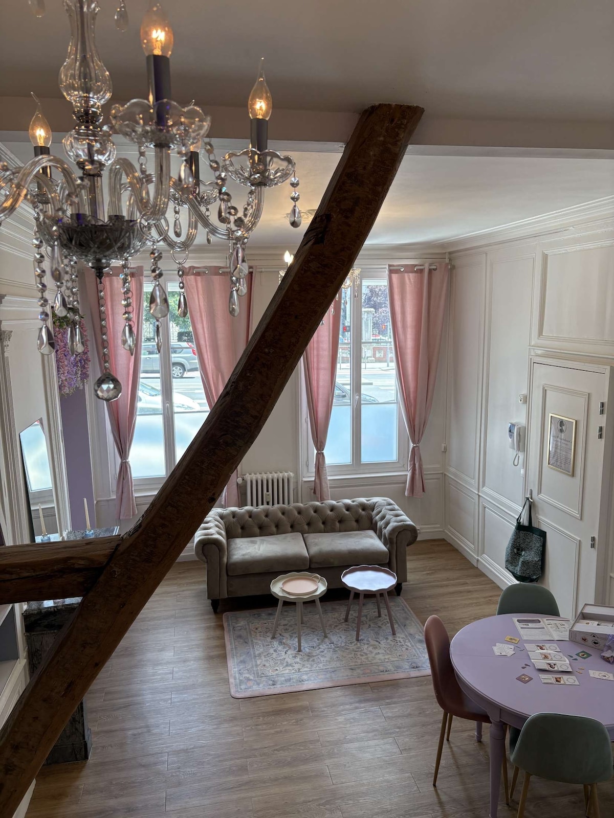 Successful Airbnb property: Bridgerton Apartment in Pasteur / Saint Gervais / Mont Riboudet