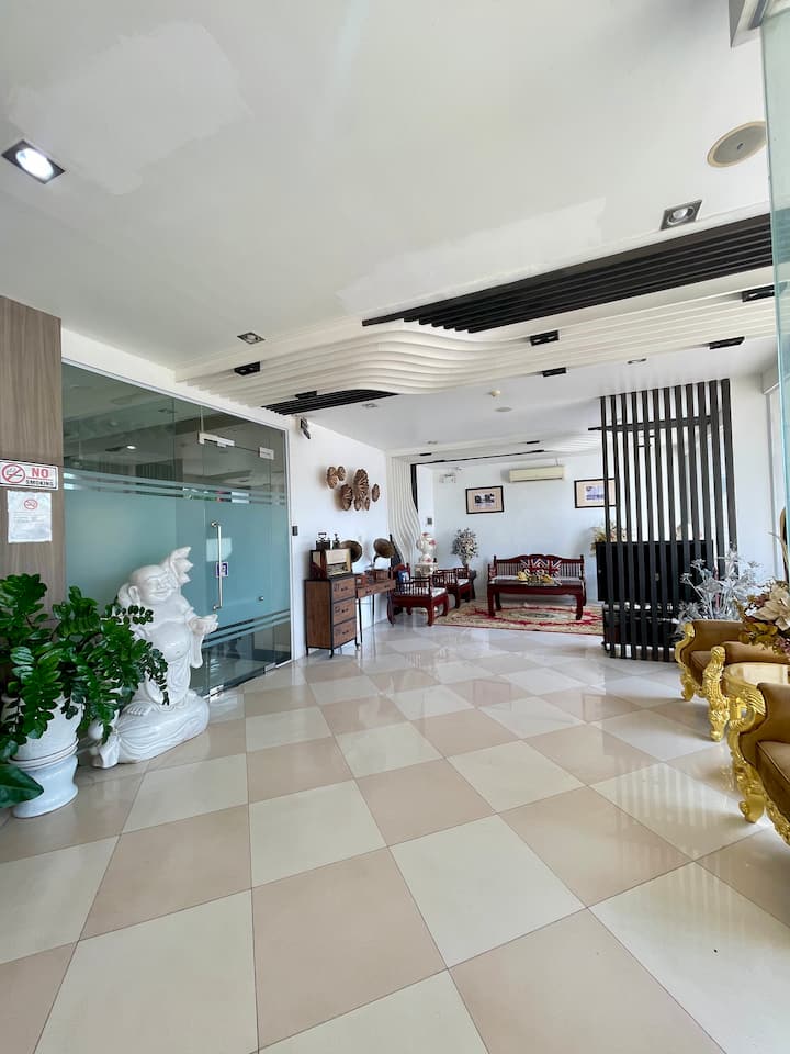 Cozy Stay Iconic That Luang – Historic & Cultural - 비엔티안