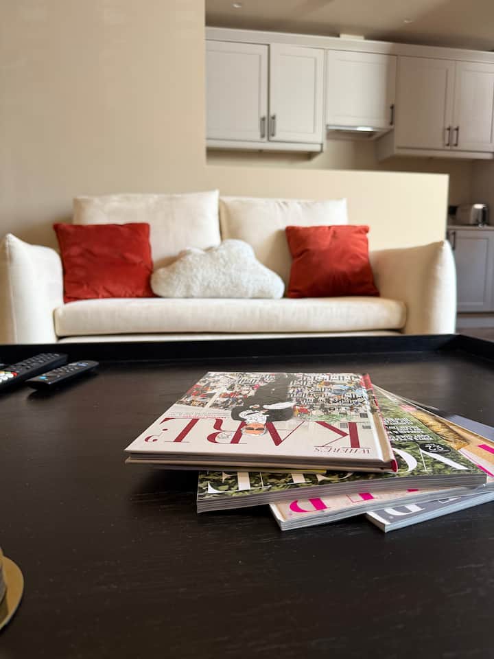 Stylish Flat With Private Door 3 Min Gloucester Rd - Londra