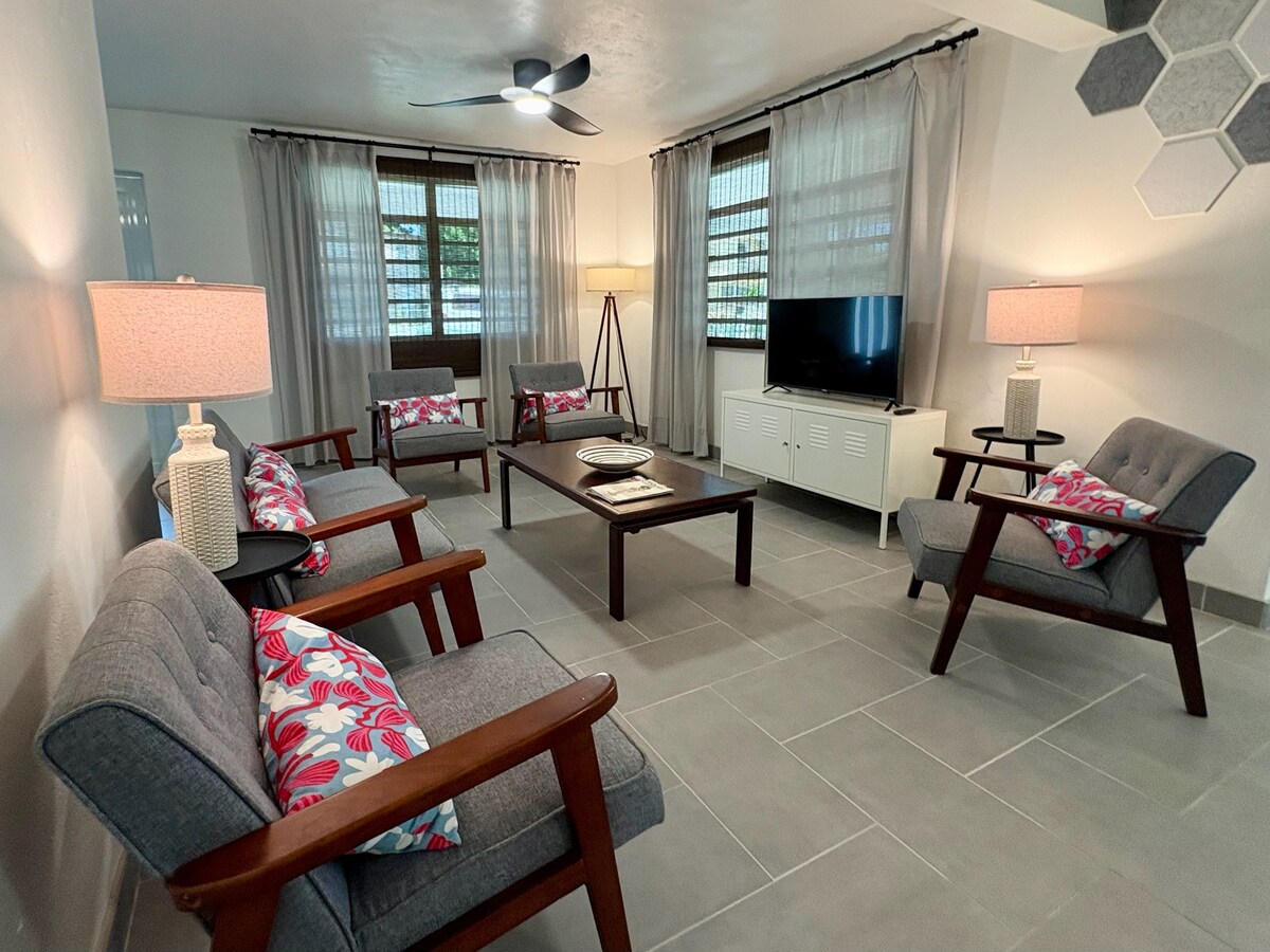 Top performing Airbnb: 4BR Villa w/Pool + Ensuite Baths | Walk to Malecón in Esperanza