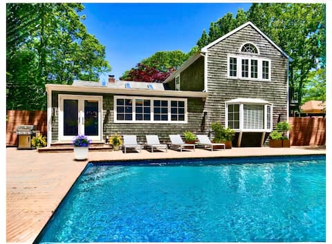 Designer home in Sag Harbor : 5BR walk to beach
