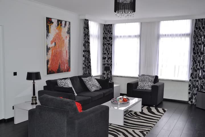 Bergen Getaway | Artistic Village & Attractions - Alkmaar