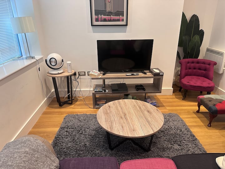 Slough Apartment 
Proximity To 
London & Windsor - Slough