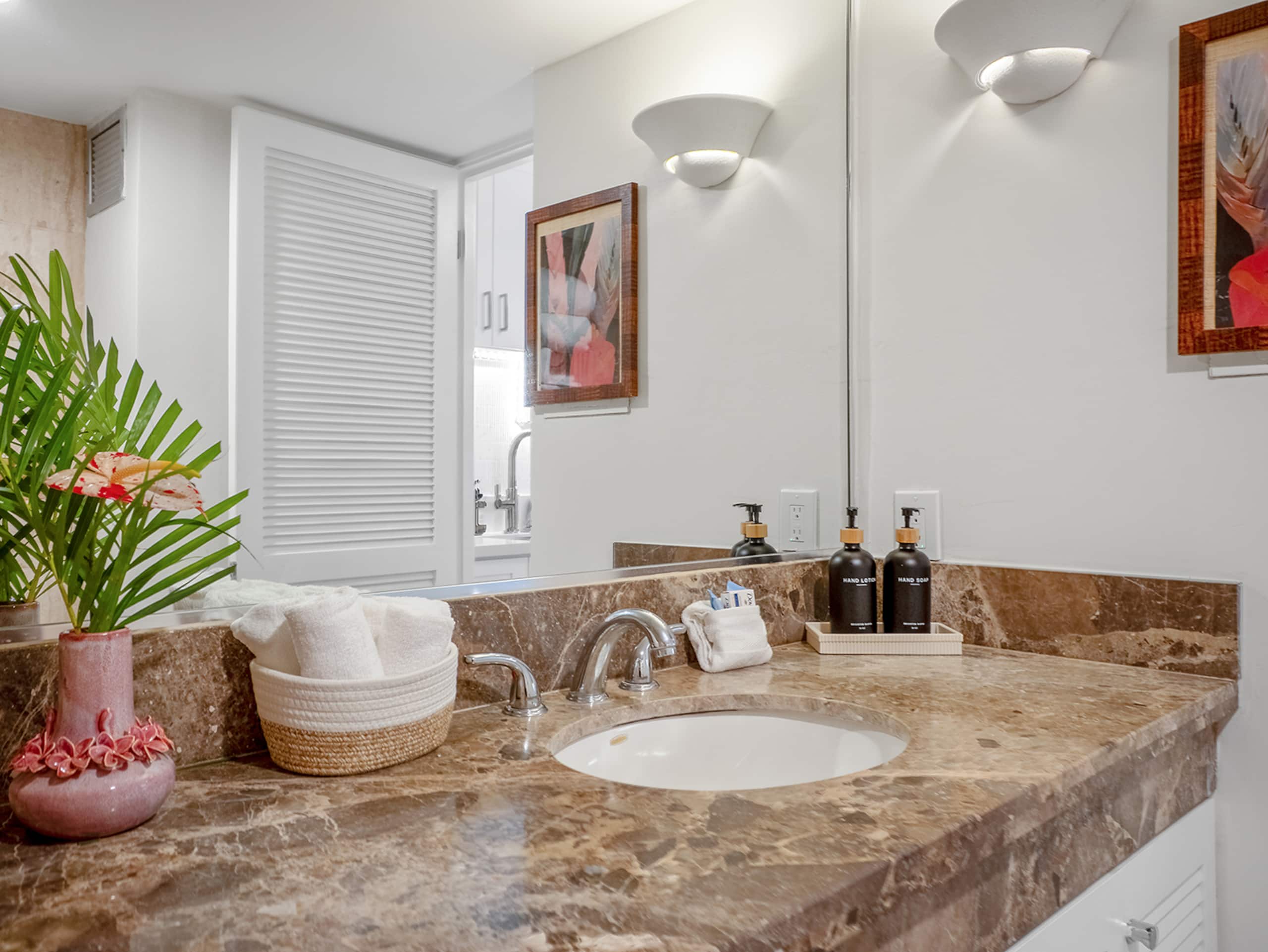 Hotel in Honolulu · ★4.89 · 1 bedroom · 1 bed · 1 private bath - Image 16
