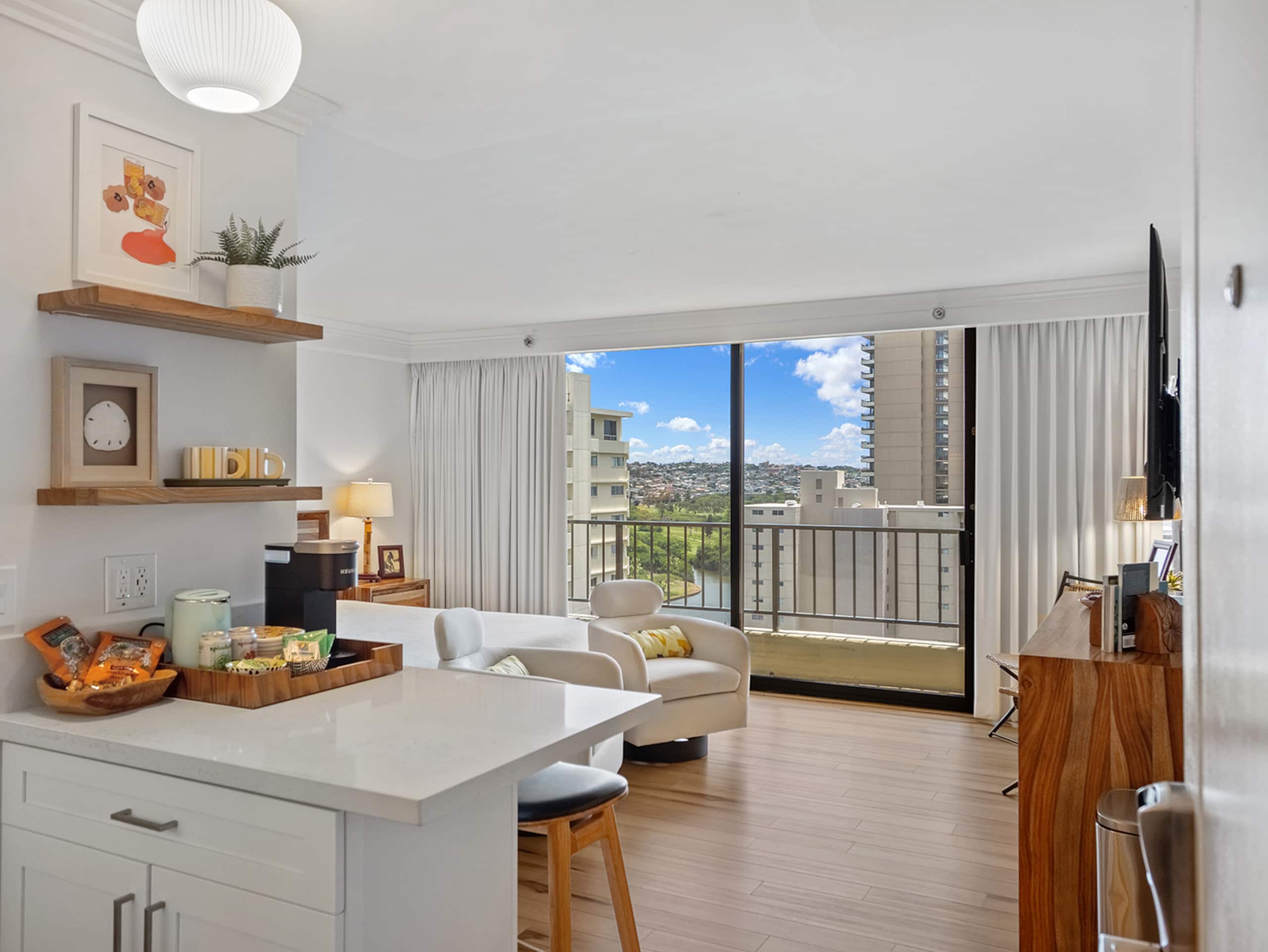 Hotel in Honolulu · ★4.89 · 1 bedroom · 1 bed · 1 private bath - Image 5