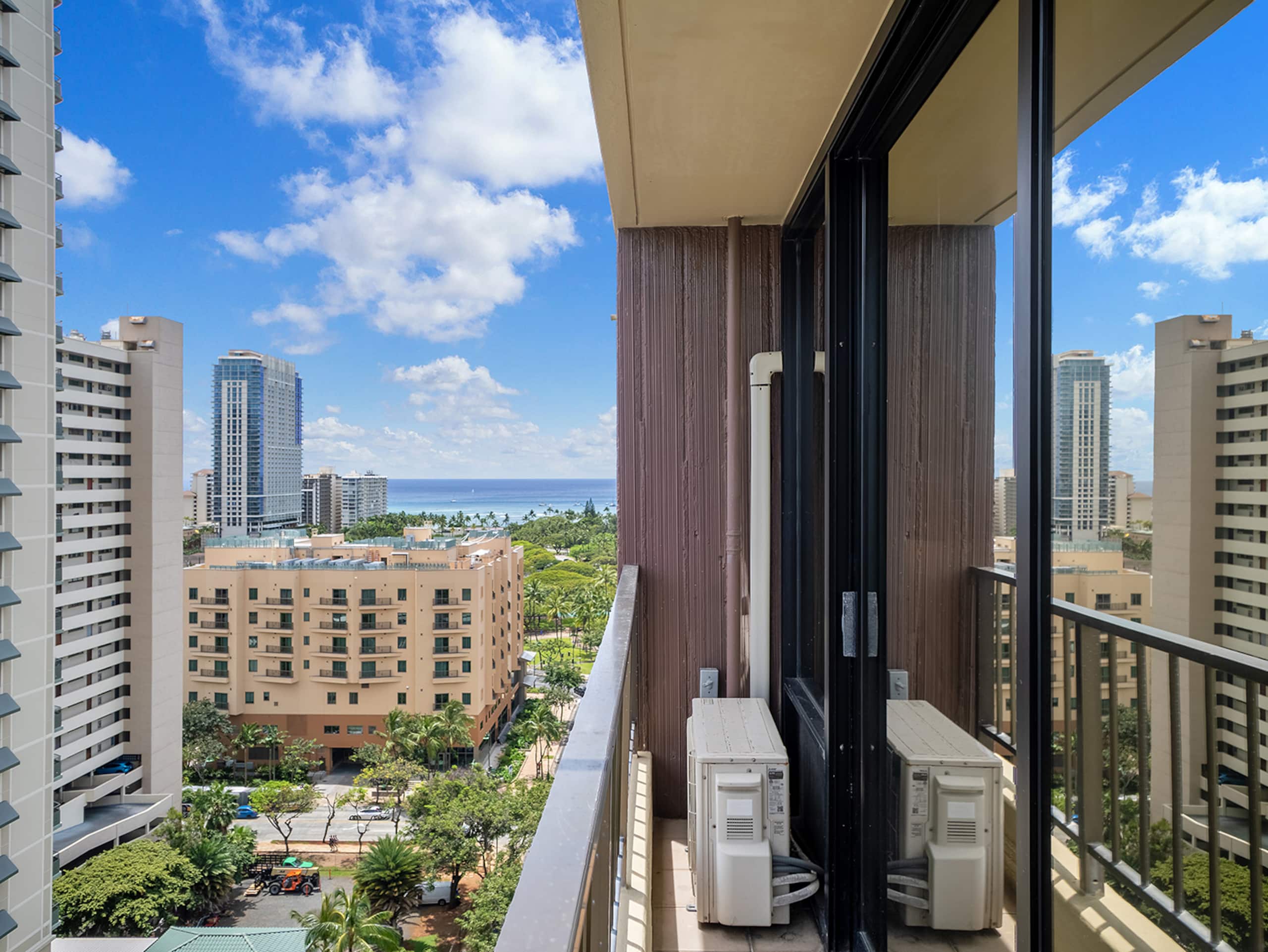 Hotel in Honolulu · ★4.89 · 1 bedroom · 1 bed · 1 private bath - Image 20