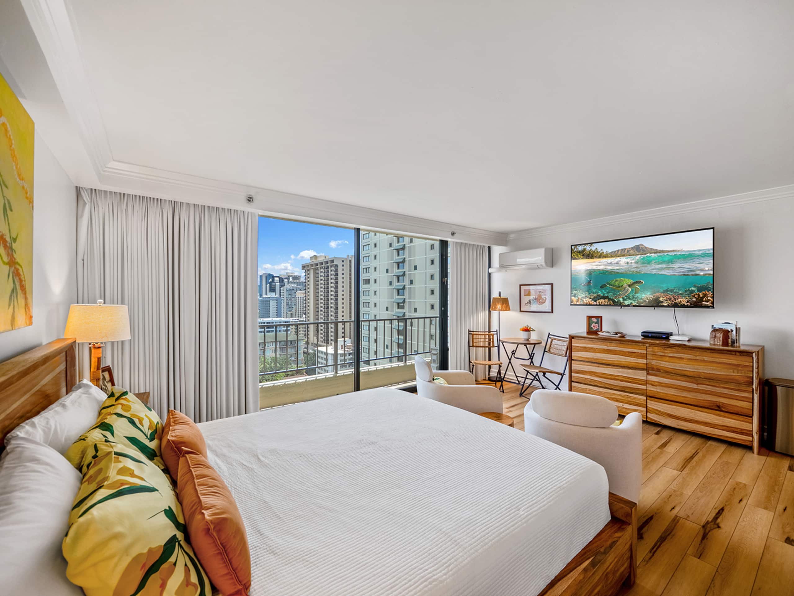 Hotel in Honolulu · ★4.89 · 1 bedroom · 1 bed · 1 private bath - Image 7