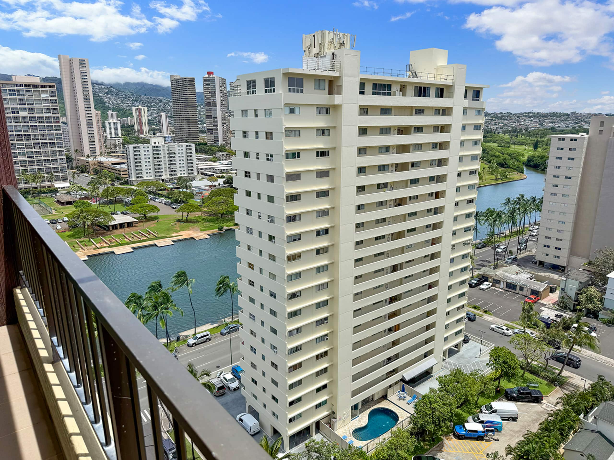 Hotel in Honolulu · ★4.89 · 1 bedroom · 1 bed · 1 private bath - Image 21