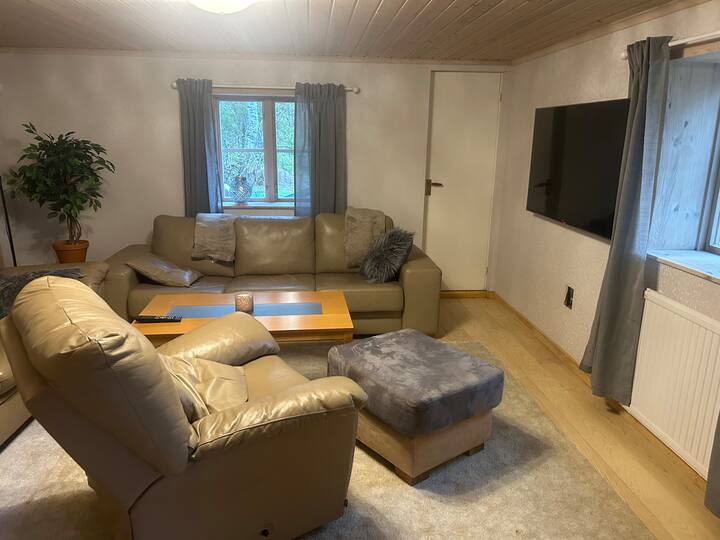 Sunnanö Stugan, 8 Bäddar, Städ Och Lakan Ingår - Östhammar