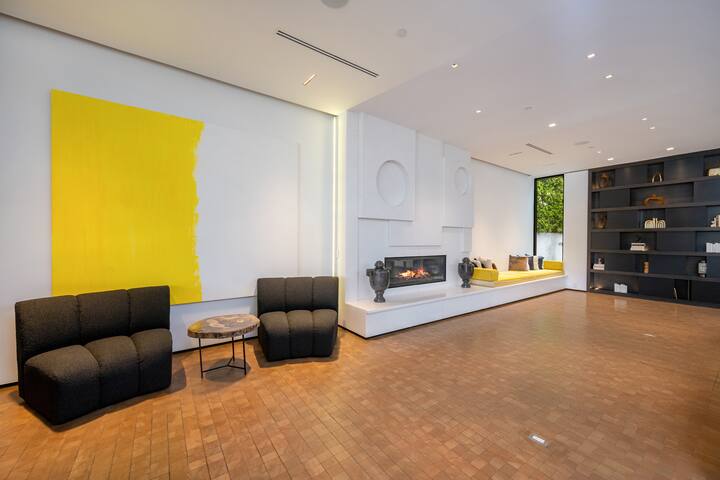 Modern Mansion In rodeo gallery image 5