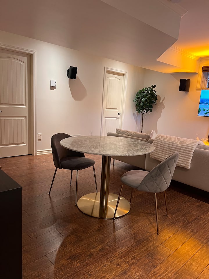 Luxury And Cozy 1br Retreat - Chambly