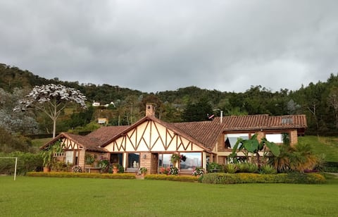 Villa with Spectacular Views and Fireplace in La Ceja