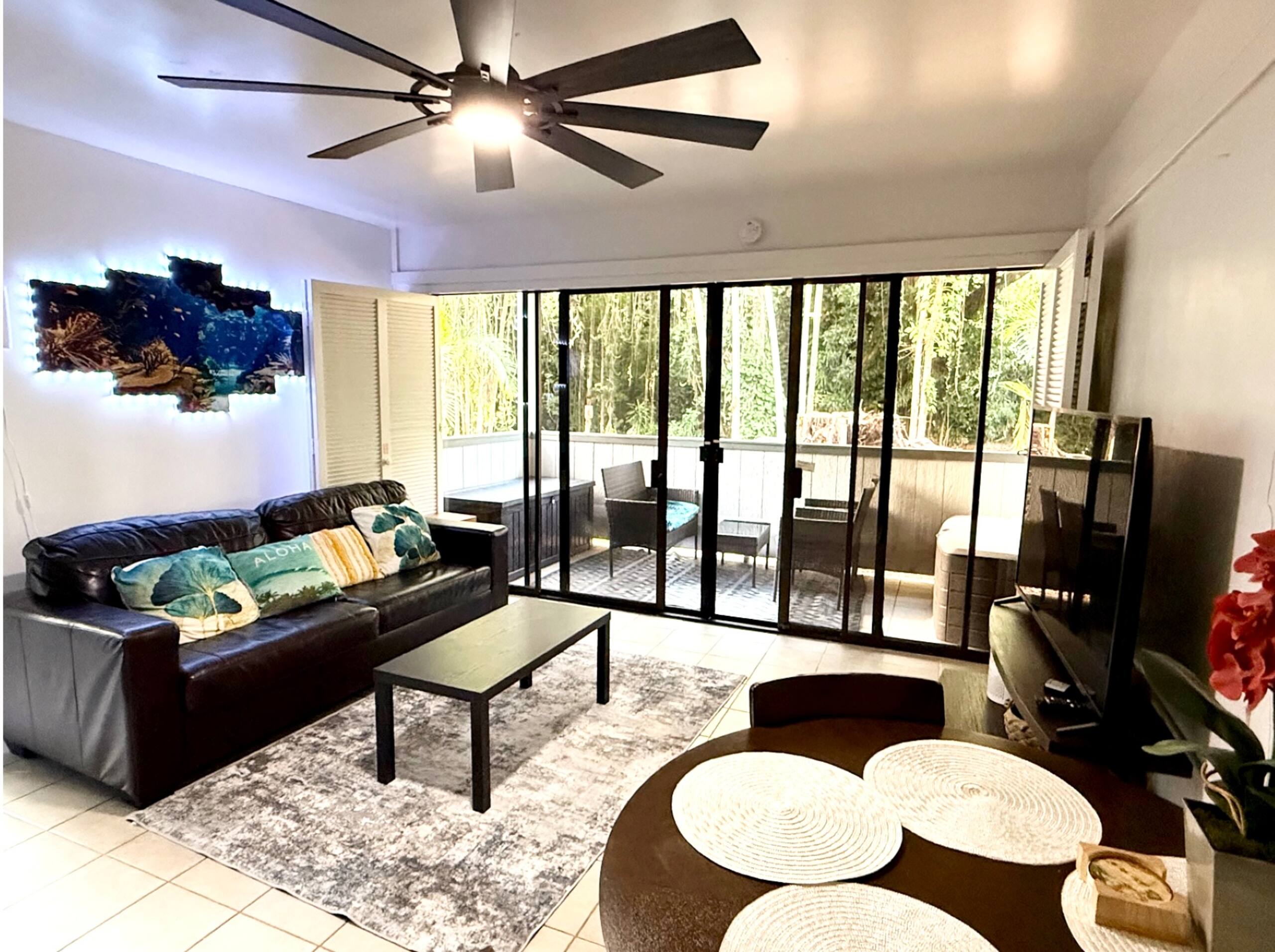 Cute Polynesian 2Br 1Ba Apt with work space - Photo 1