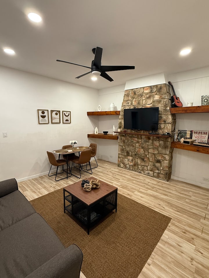 Chic City Apartment - Pittsburgh, PA