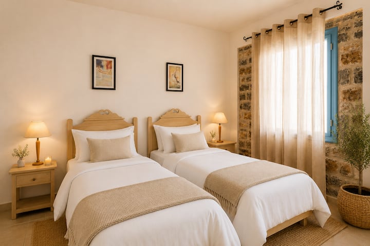 Bedroom 4 with two single beds 