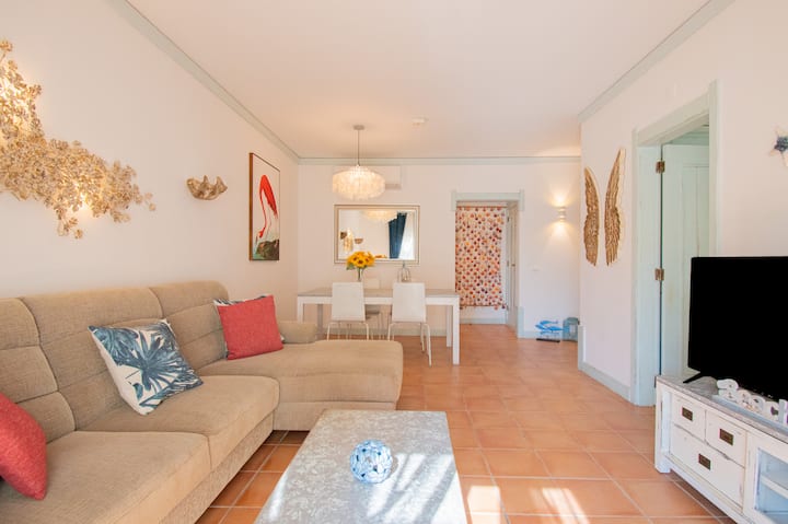 Townhouse Steps Away From Beaches - Armação de Pêra