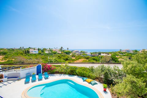 Ocean Front Villa in Carvoeiro