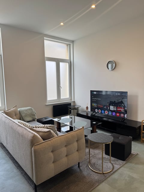 Popular Airbnb listing: New super cozy place! in Molenbeek Saint Jean Sint Jans Molenbeek