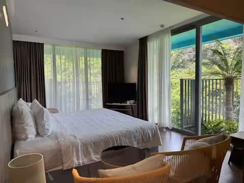 TheEmeraldHome*BeachFront*Mountain-SeaView*Bathtub