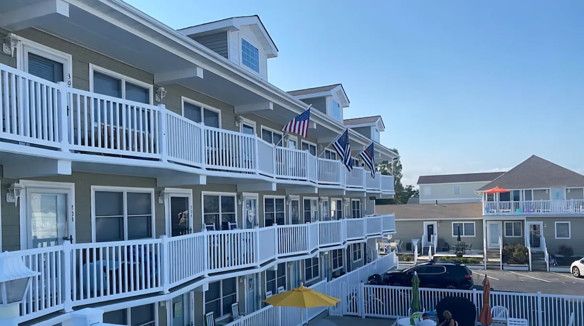 Norma B's by the Sea Beach Condo - Condominiums for Rent in North