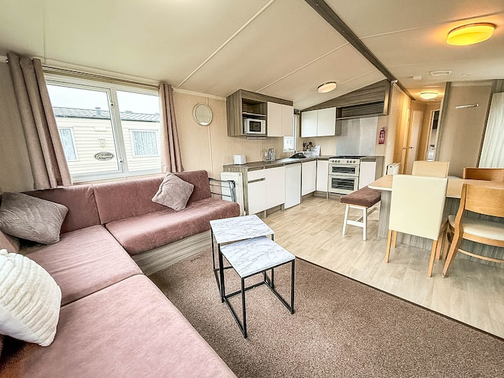 Lovely Caravan In Dovercourt, Essex Ref 44202k - Felixstowe