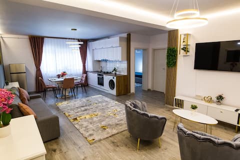 DomusRegis Apartment, hotel regime, ultracentral
