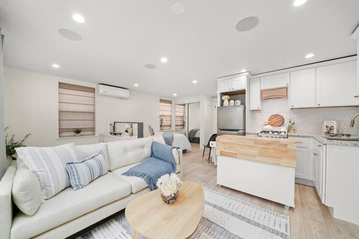 Beverly Studio (Guesthouse) - Chicago, IL