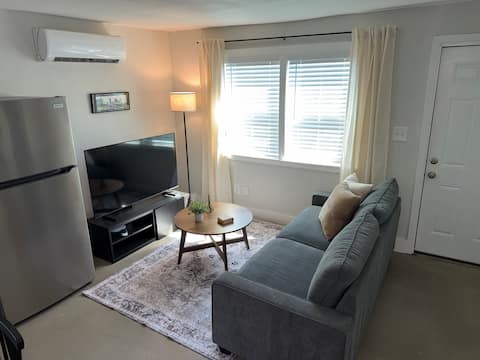 Successful Airbnb property: Guest Cottage near Bishop Arts in Winnetka Heights