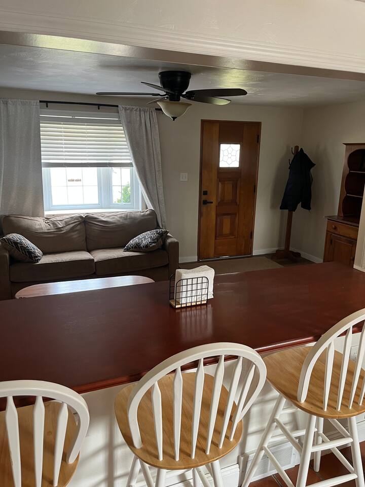 Cozy Hideaway - Monroeville, PA