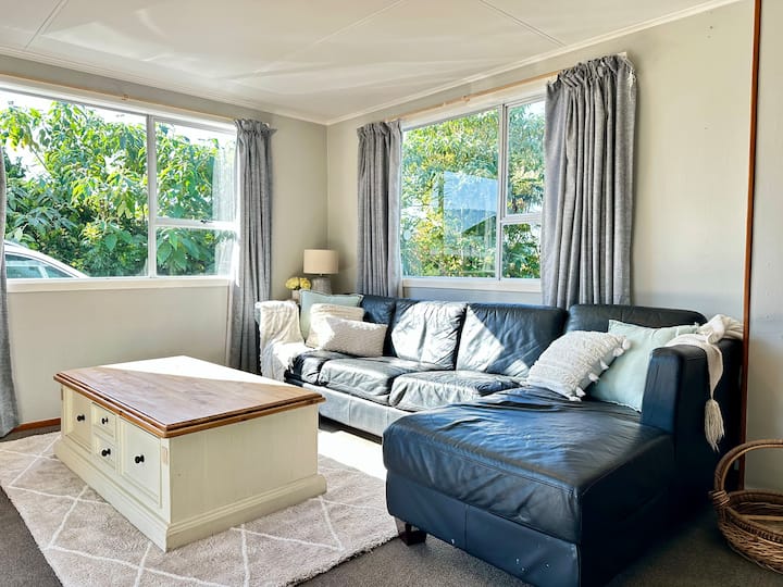 Farmhouse By The Waikato Awa - Huntly