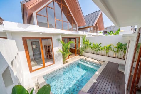 NEW Private Villa, Seminyak, 2 BDR, Beach Access