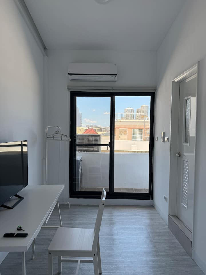 Chez Laurent - Hard Working Loft 10(碧紅10) - 岡山區