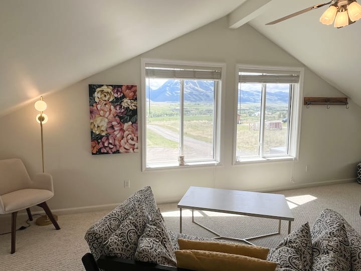 Brand New Studio - Stellar Views - Emigrant, MT
