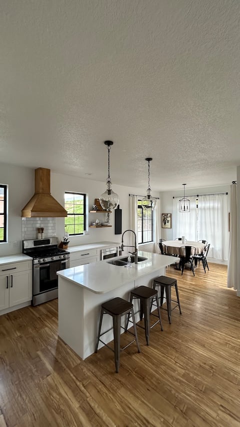 Black & White Suburban Farmhouse