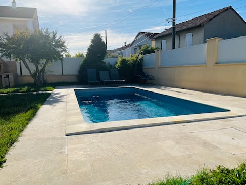 Villa Lumière – Pool & Comfort