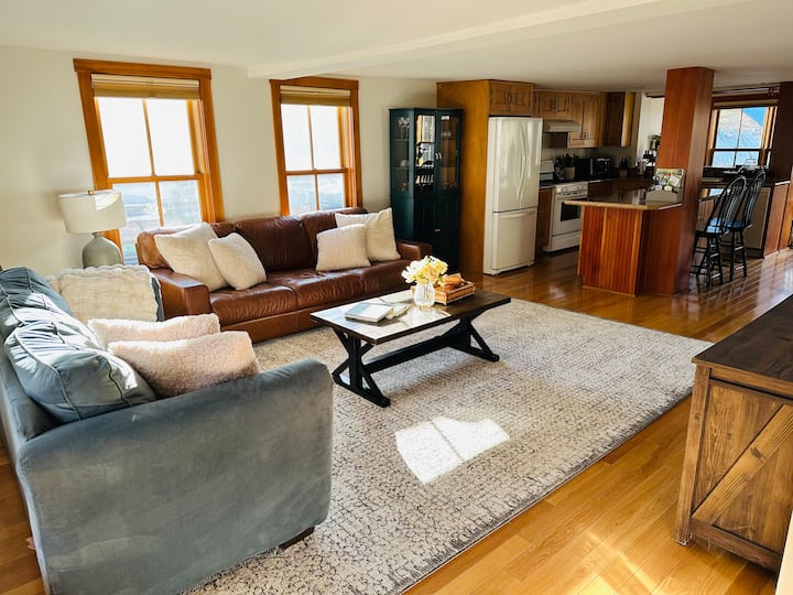 Vt Riverfront Retreat: Sauna/ Swimming /Pooltable - Camels Hump State Park, Waterbury Village Historic District