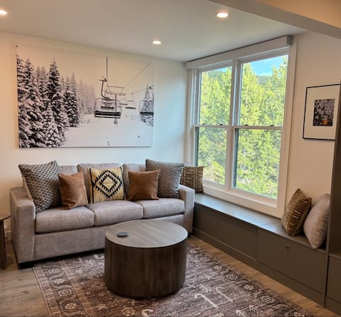Top performing Airbnb: Luxury King Condo | Walk to Ski Shuttle|Lake Views in Big Sky