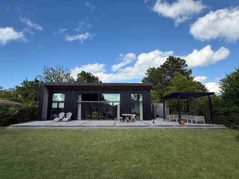 New house with outdoor spa, close to beach and forest