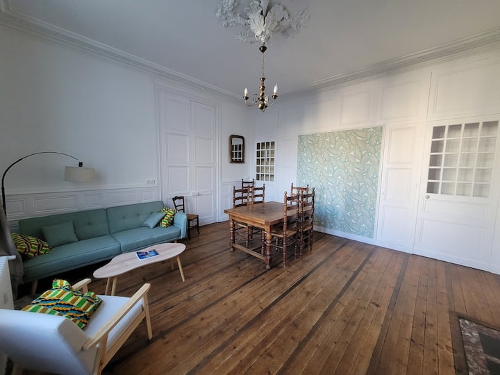 Appartement De Charme Dans Une Maison De Caractère - Surgères