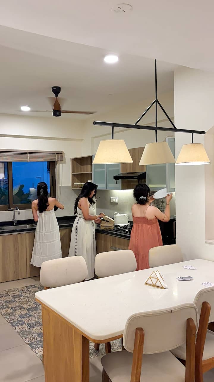 Full kitchen image 2