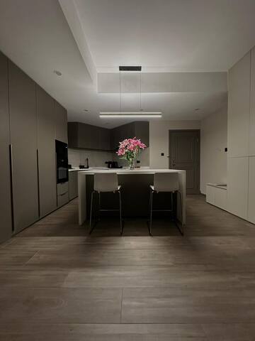 Deluxe 2 Bedroom Apartment gallery image 3