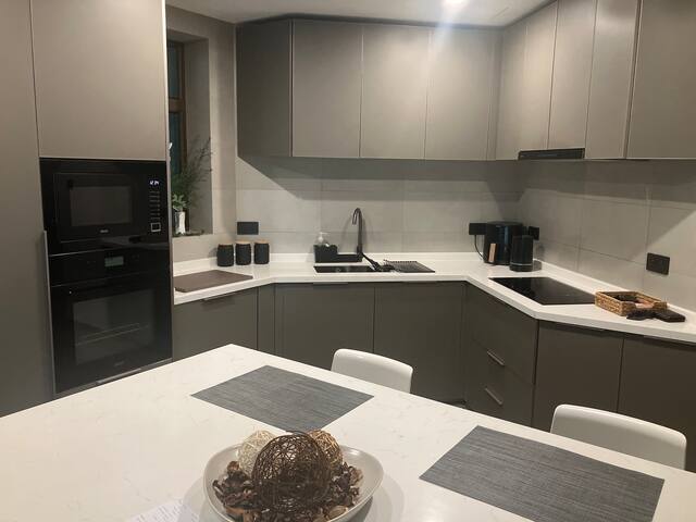 Deluxe 2 Bedroom Apartment gallery image 5