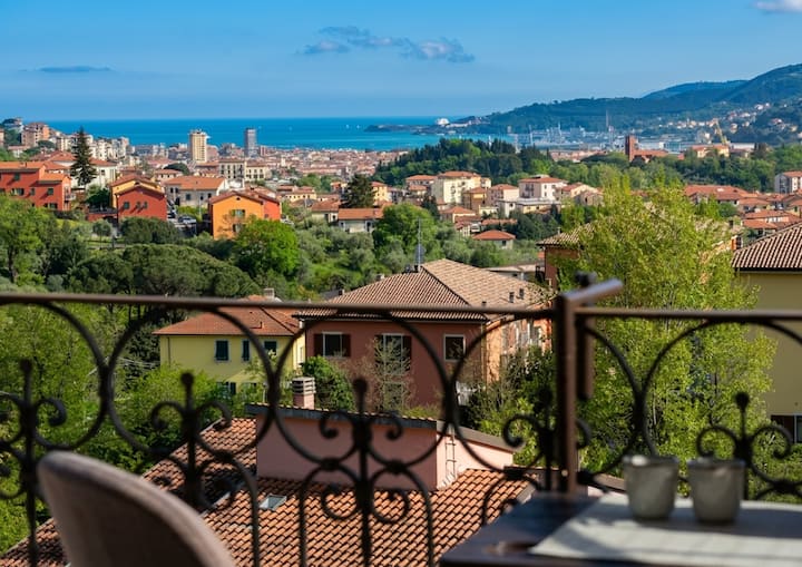 [Residenza La Guercia]seaview-5 Terre-a/c - Riomaggiore